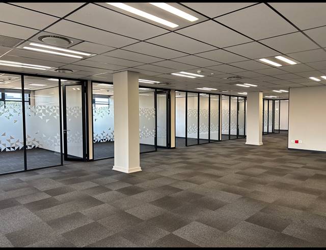 1,678.60M² OFFICE TO LET IN LA LUCIA
